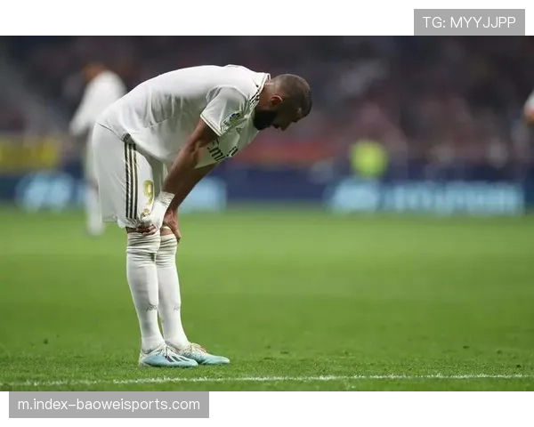 里昂中场纵向直塞仅三次 缺乏穿透力致进攻便秘